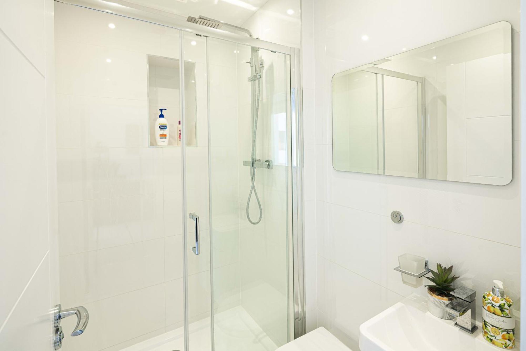 Charming Newly Refurb 2-Bed 2-Bath Whole Apartment Near Hyde Park & Kensington, Prime Paddington Location Zone 1 London Eksteriør bilde